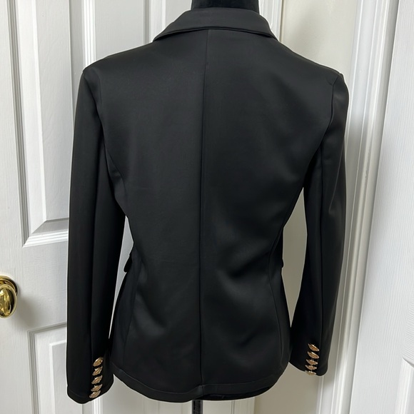 Basic Black Blazer With metal buttons - Picture 4 of 9